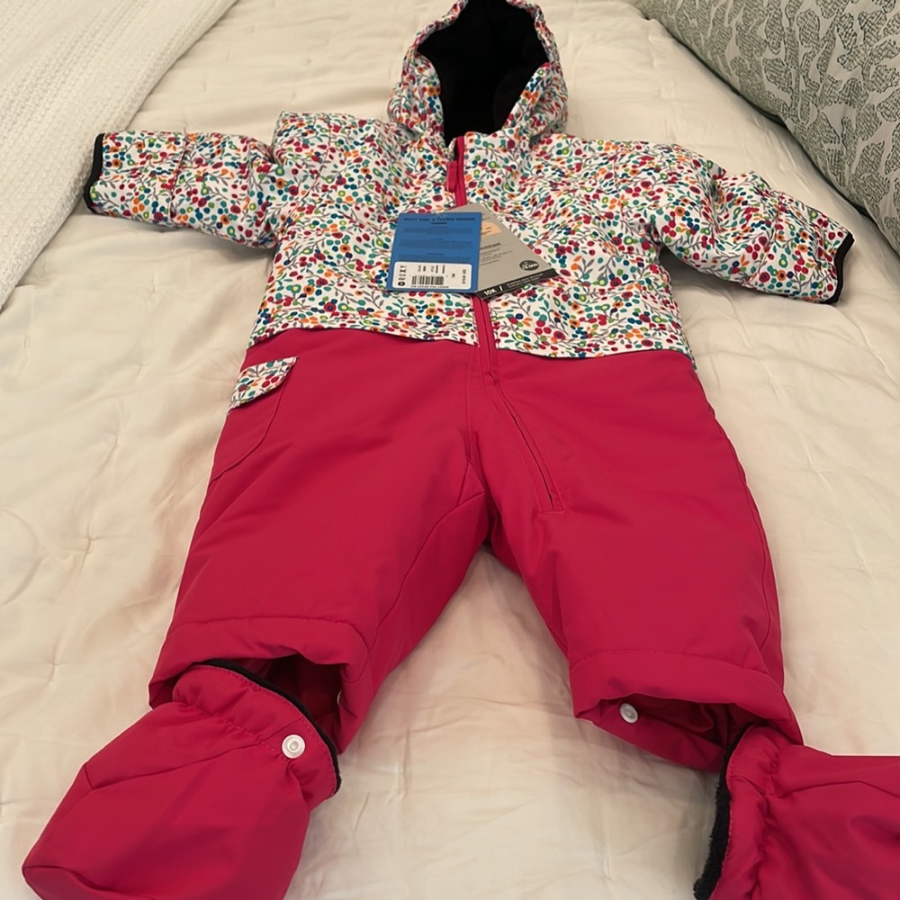 Toddler Roxy Snowsuit - Picture 2 of 4